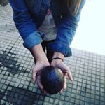  What is this?! An avocado so big and heavy that it requires two hands!!! You betcha. Avocado toast for dayzzz. #avocadolove #avocado #Guatemala #eternalspring 
