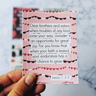 A little early Christmas spirit never hurt anyone, right?? 🤷 Today on the blog you'll find these memory verse cards on JOY! If you're not feeling joyful I promise these cards will do a great job in reminding you (and if all else fails, blast the Christmas music!)... Print em' out today & choose Joy!
.
.
#theeverygirl #chasinglight #peoplescreatives #realfolklife #makemoments #livethelittlethings #liveauthentic #pursuepretty #creativityfound #choosejoy #thatsdarling #craftsofinstagram #crafts #diy #makersgonnamake #createeveryday #printables #memorycards #joy